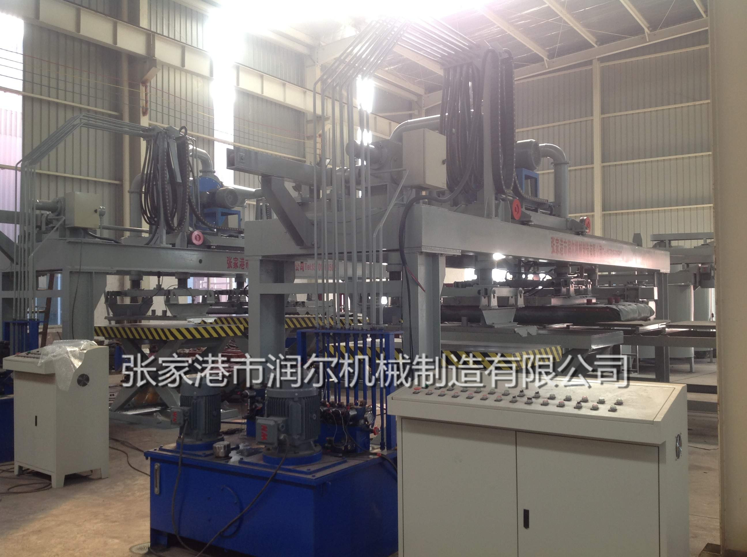 堆垛機、脫模機